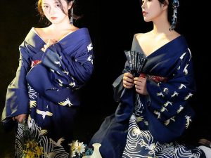 Kimono Bleu Motifs Japonais